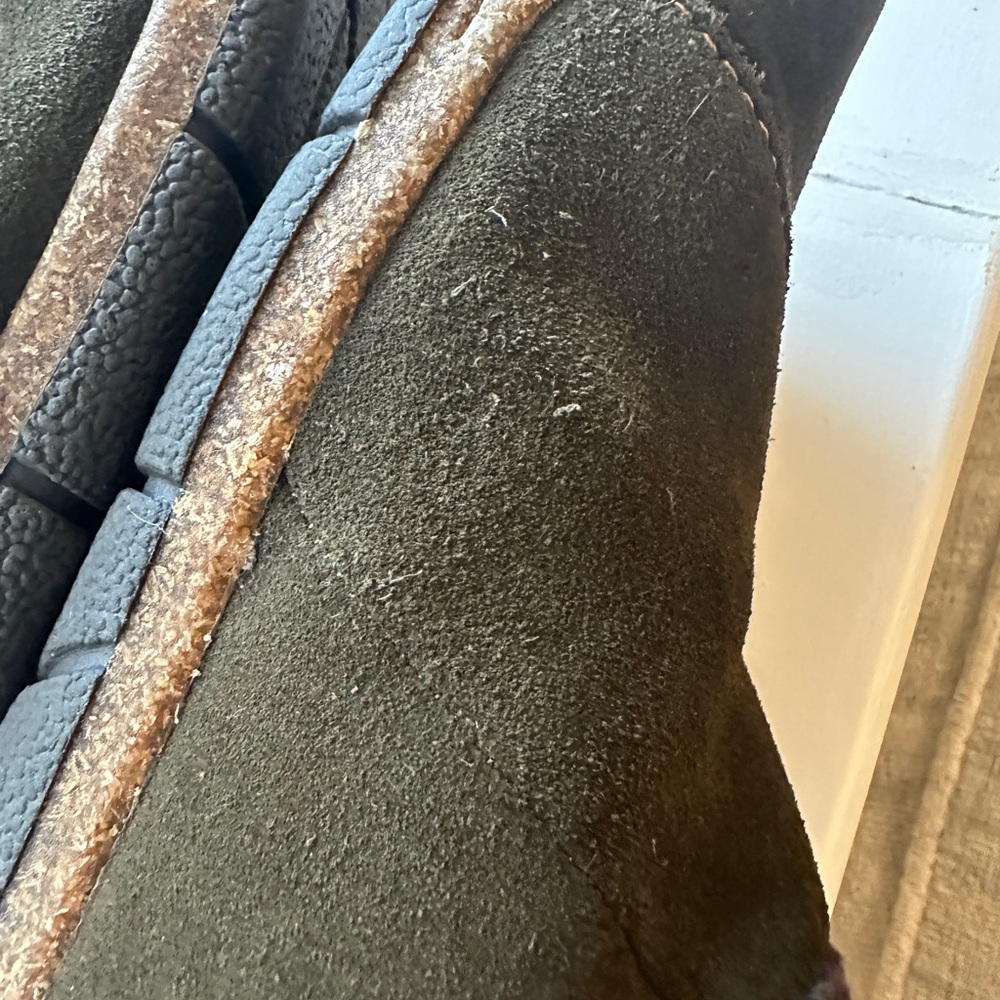 Earth Origins Essential Ezra Faux Fur Lined Suede Clog - Olive - size 9.5 - Picture 4 of 7